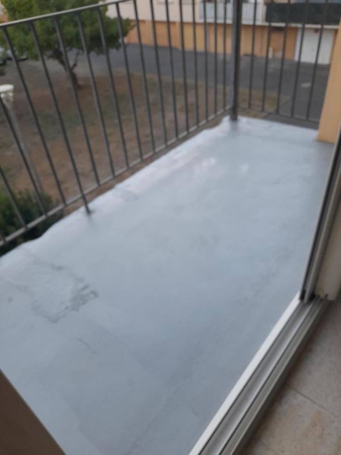 F3 Avec Balcon Apartamento *